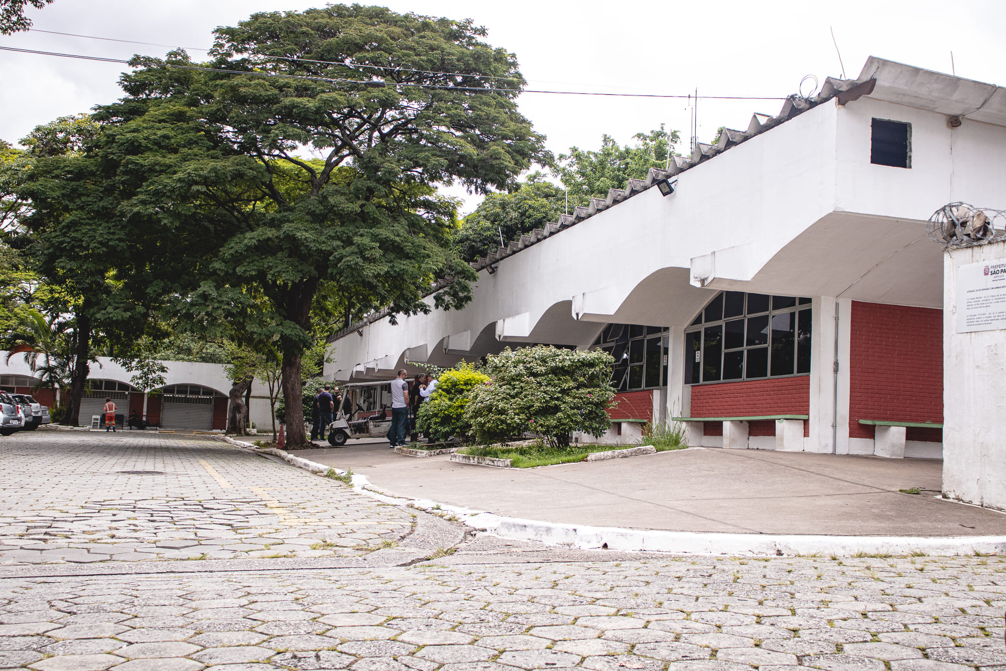 Entrega de Coroas de Flores para o cemitério: Cemitério Quarta Parada